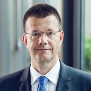 Dr. Michael  Ohmer