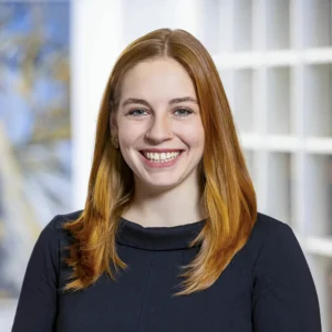 Lea  Jordan, Maître en droit
